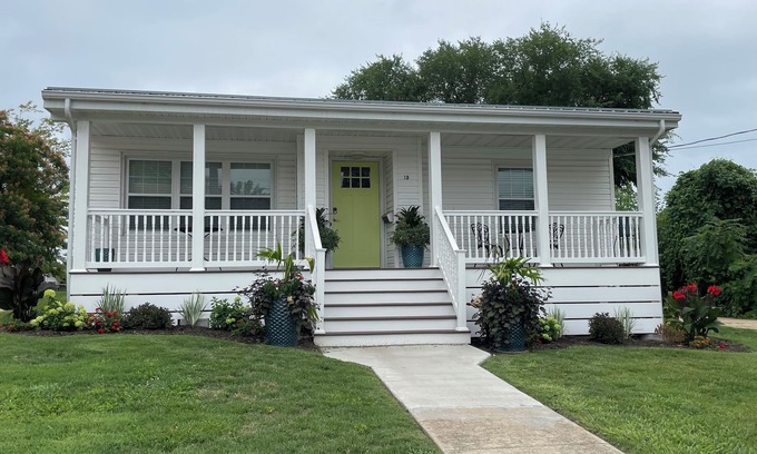 Washington House | Downtown Boho Bungalow
