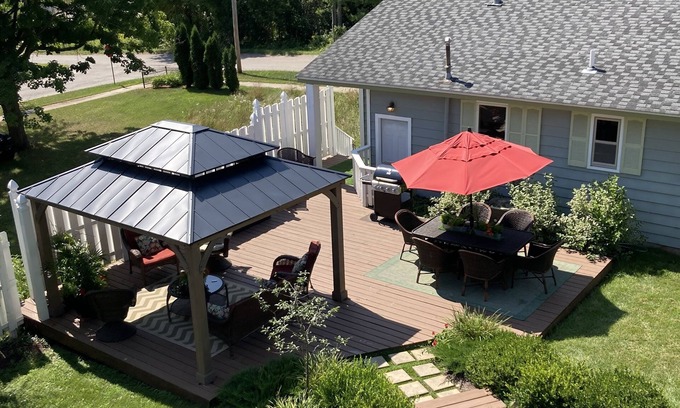 Boyne City House | Downtown Boyne City. Great Backyard !