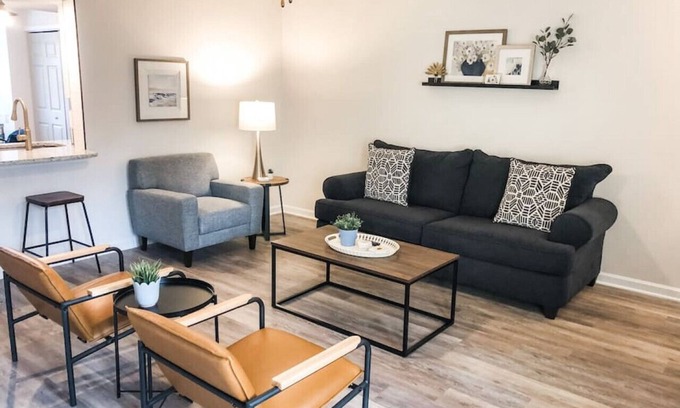 Taylor's Pond House | Downtown Cary Newly Renovated Townhome