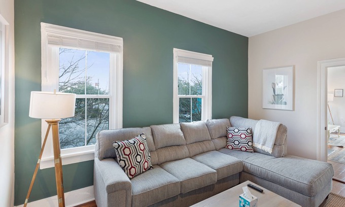 Savannah Victorian District Apartment | Downtown Charm + Close to Nightlife, Enmarket Arena by Lucky Savannah