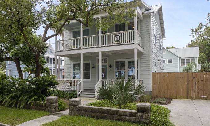 St. Augustine House | Downtown Charmer with Pool - Perfect for Couples or Small Families!