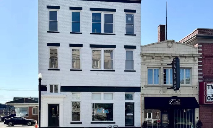 Owensboro Condo | Downtown condo Cozy 2-bedroom with WiFi, AC in charming Owensboro