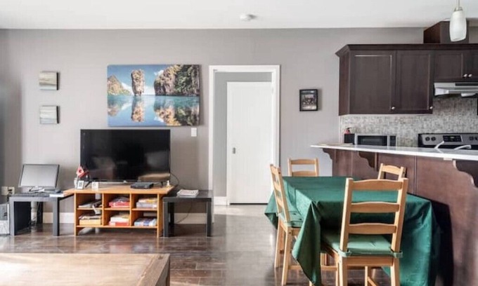 Downtown Condo | Downtown Condo (License No. 23 112884 STR)