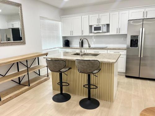 North Hyde Park Apartment | Downtown Cozy 1B-1B #1