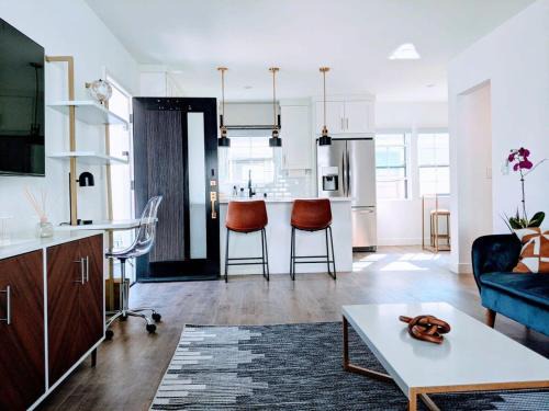 Downtown Culver City Apartment | Downtown Culver City New Designer Lux 1 Bedroom