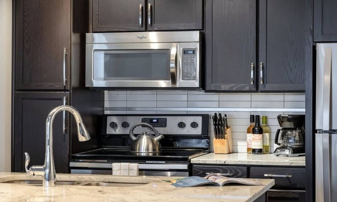 Downtown Dallas Apartment | Downtown Dallas CozySuites w/gym #2