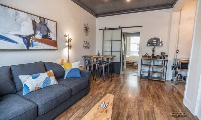 Downtown Apartment | Downtown Dwelling 1612