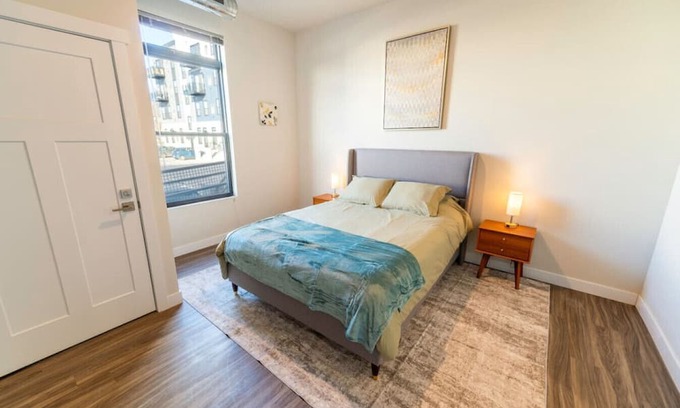 Downtown Eau Claire Apartment | Downtown Eau Claire 1BR on S Barstow