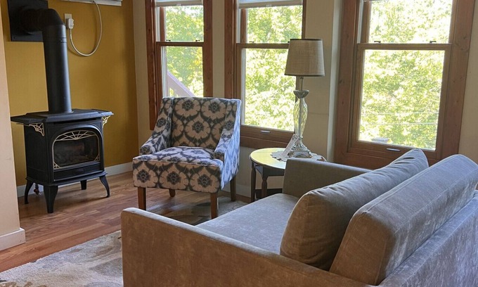 Eureka Springs Historic District Apartment | Downtown Edgewood Terr Piedmont
