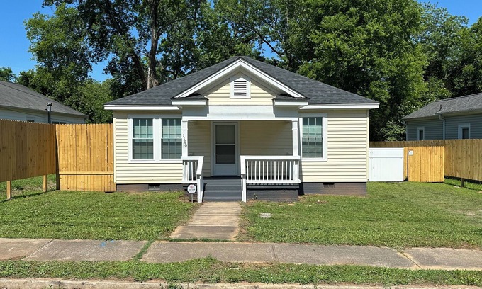 Anderson House | Downtown Electric city Escape 3 Bed 2 Bath
