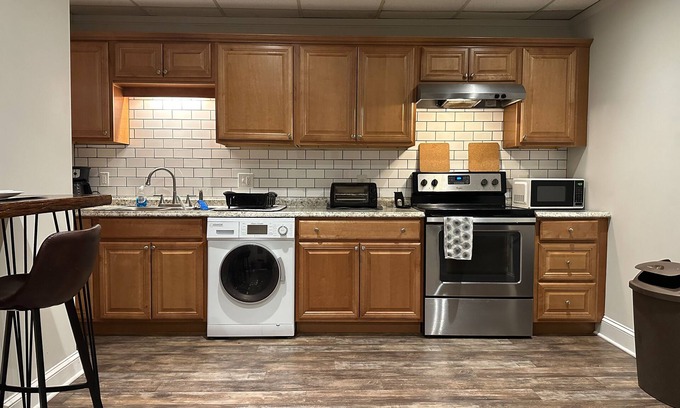Ellsworth Apartment | Downtown Ellsworth Suite