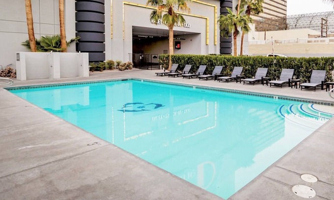Downtown Las Vegas Hotel | Downtown Escape! Pool, Nightly Entertainment, Free Parking, Casino!