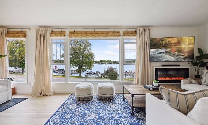 Shorewood House | Downtown Excelsior Dream Home!