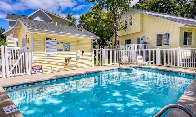Fish Creek House | Downtown Fish Creek- community pool, walking distance from restaurants and bars