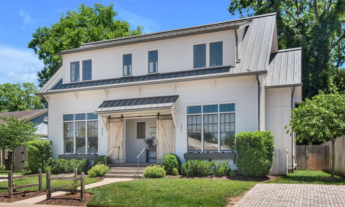 Historic Downtown Franklin House | Downtown Franklin Farmhouse 2. Steps to Dining, Shops & Cafes