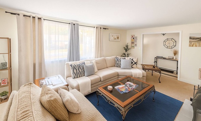 Franklinton House | Downtown Franklinton Comfortable Quiet Pet-Friendly