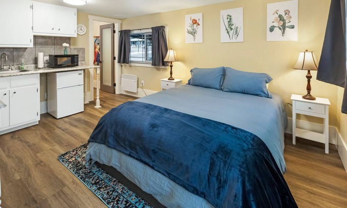 Friday Harbor House | Downtown Friday Harbor! Adults Only (CCS#4)