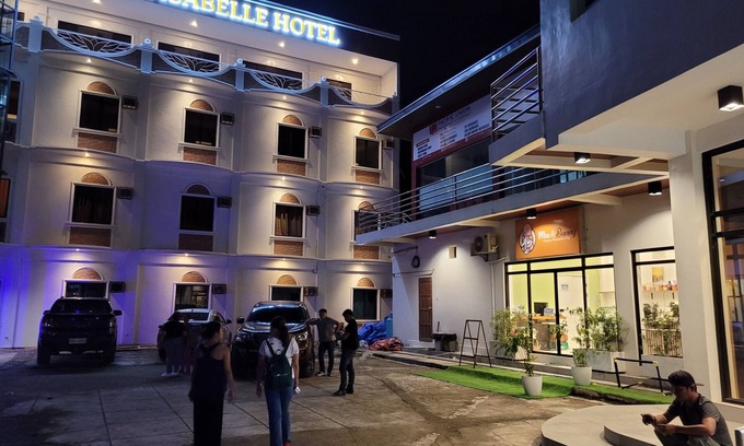 Puerto Princesa City Centre Hotel | Downtown Getaway: Cozy Stay by Miss Sophie's - 3minAirport/1minCapitol/AC/Wifi+