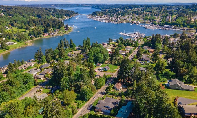 Gig Harbor House | Downtown Gig Harbor home with gorgeous views of Mt. Rainier AND a private sauna!