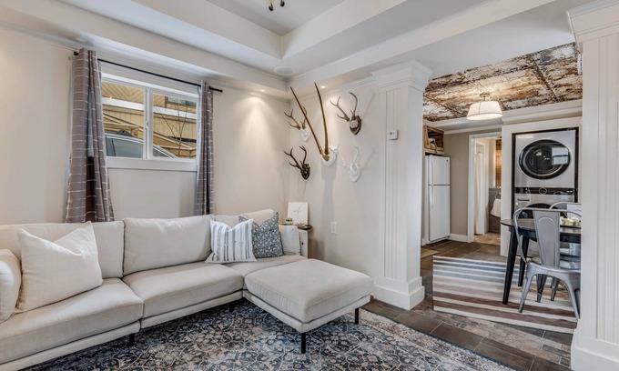 Glenwood Springs House | Downtown Glenwood! Mountain Modern