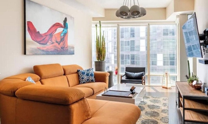 Financial District Condo | Downtown Gorgeous Luxury Condo 1 B+Den+2 full bathnn