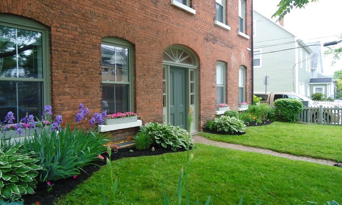 Queens Square Apartment | Downtown Heritage Gem close to beach and convention center