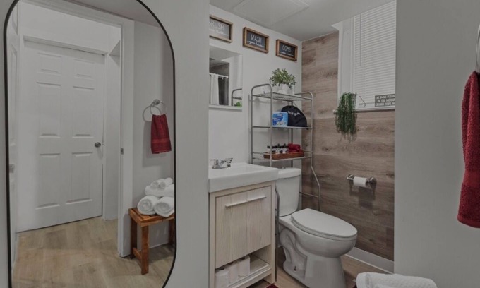 New Center Detroit Apartment | Downtown Hideaway w/Cozy & Modern Comfort