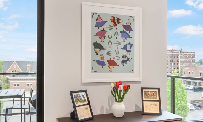 Holland Condo | Downtown Holland Getaway - Modern Luxury Condo