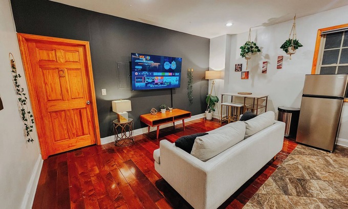 Midtown Village Apartment | Downtown/King Bed/2 En-Suite Bathrooms/65"TV