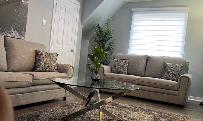 Lowertown Apartment | Downtown - Large Modern 2 BR APT + 1 Free Parking