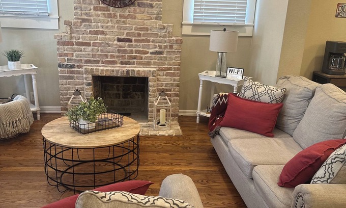 Southtown House | Downtown/LaVaca San Antonio Stay close to Riverwalk