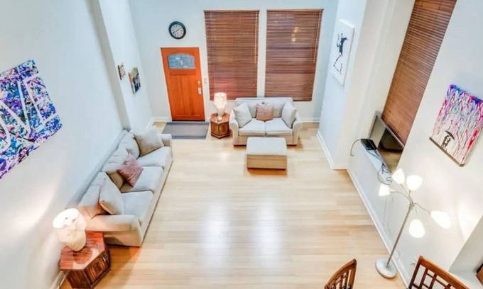 Downtown Apartment | Downtown loft apartment in the heart of downtown New Haven.