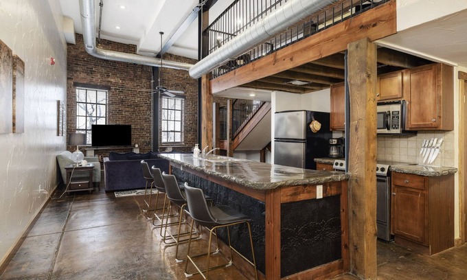 Downtown Springfield Condo | Downtown Loft - minutes from bars, restaurants, stadium and more