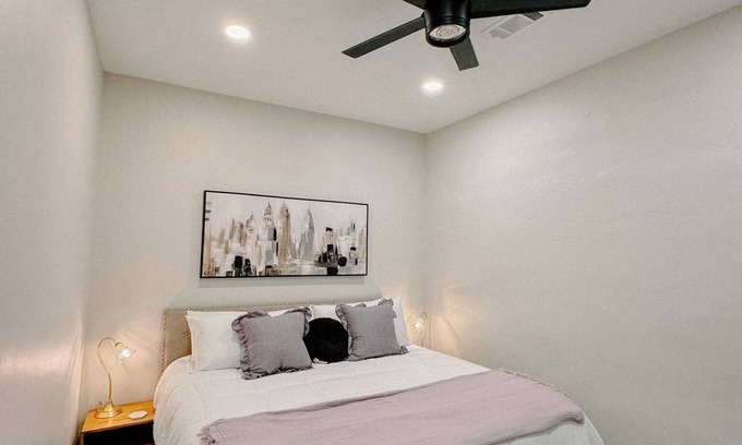 Aberdeen Apartment | Downtown Loft nCozy 1-bedroom apartment in adorable Aberdeen with WiFi