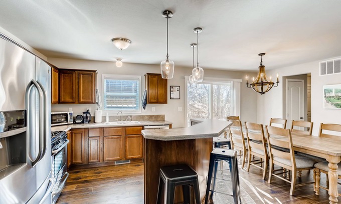 Glenwood Springs House | Downtown Lookout Base - A Family Friendly Home