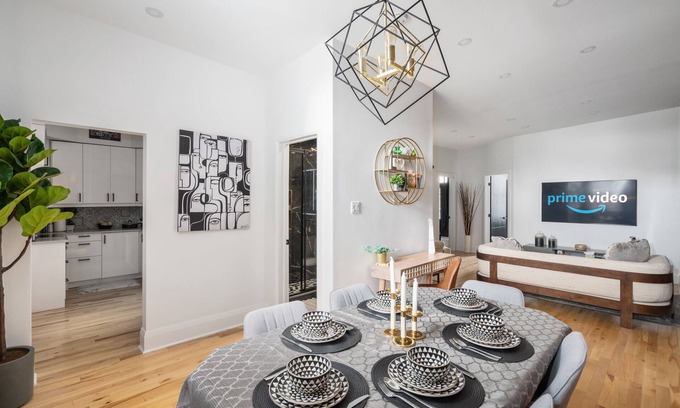 Plateau Mont Royal Condo | Downtown Luxe: Metro, King Bed, Parking, Sleeps 6