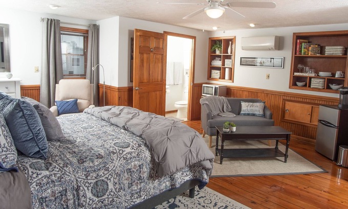 Central Business District Apartment | Downtown Lynchburg Studio 114 & Parking Spot