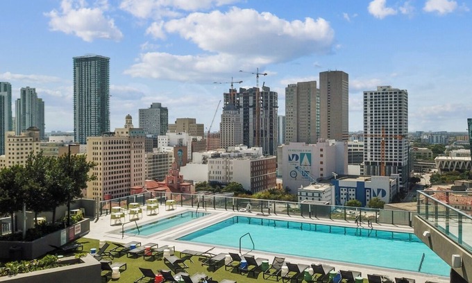 Downtown Miami Condo | Downtown Miami Luxury Penthouse with Stunning Bay Views