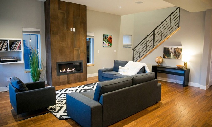 Old Town North House | Downtown Mountain Views Craftsman Stunner 5 bd/4b