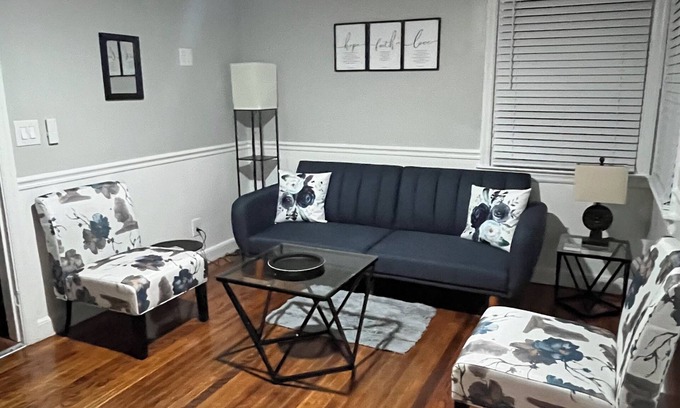 Rosewood Apartment | Downtown- Near USC, Williams Brice Stadium, Fort Jackson