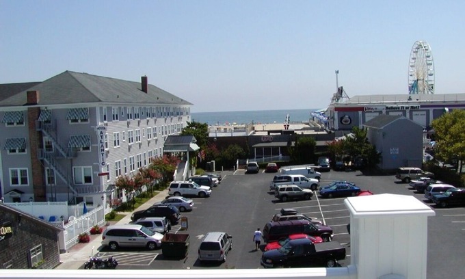 Ocean City Condo | DOWNTOWN OCEAN CITY MD GREAT VIEWS OF OCEAN AND BALTIMORE AVE