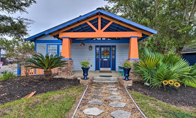 Biloxi House | Downtown Ocean Springs Duplex w/A/C 1 Mi to Beach