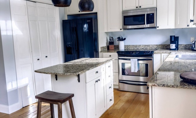 Biloxi House | Downtown Ocean Springs 2 bed 2.5 bath with garage
