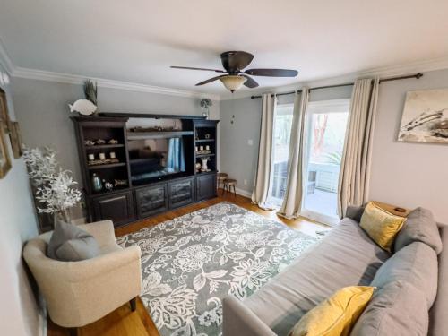 Biloxi House | Downtown Ocean Springs 2 bedroom 2.5 bath with garage