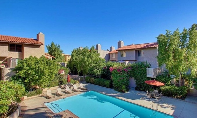 Baristo Condo | Downtown Palm Springs Gem