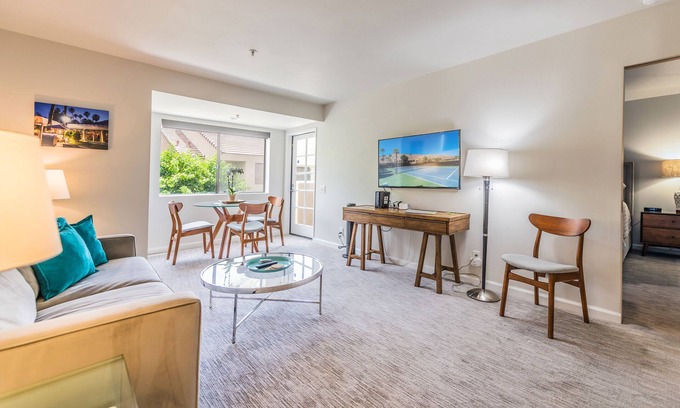 Downtown Palm Springs Condo | Downtown Palm Springs Luxury 1/1 Condo Pool/Spa/Tennis Courts