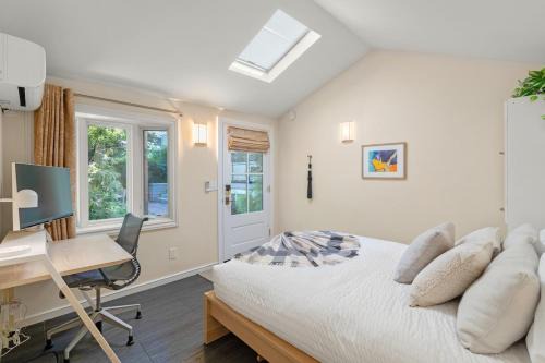 University South Apartment | Downtown Palo Alto Gem! Cute, Spotless Guest House