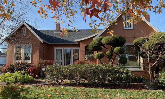 Petaluma House | Downtown Petaluma home, convenient to wine country, coast, San Francisco