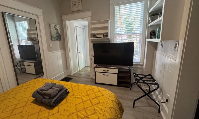 South Eola Apartment | Downtown Private Efficiency Lake Eola Central Business District