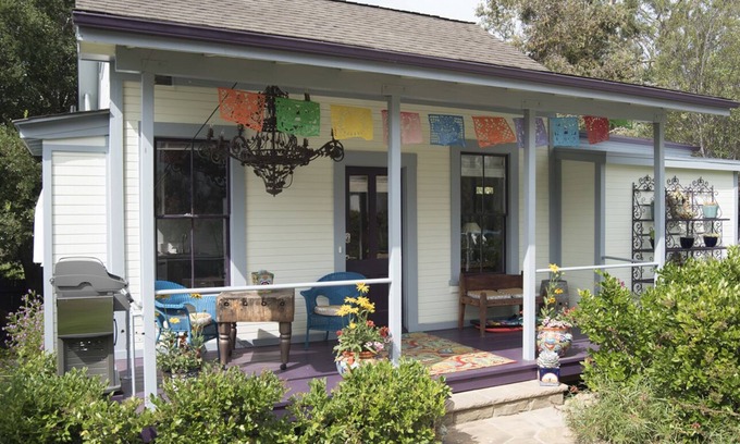 Laguna Cottage | Downtown Retreat - Fabulous 'outBACK' Cottage
